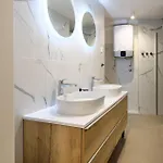 2 Bedroom Cozy In