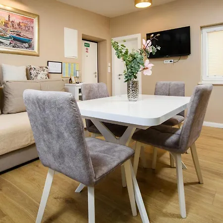 2 Bedroom Cozy In Apartman