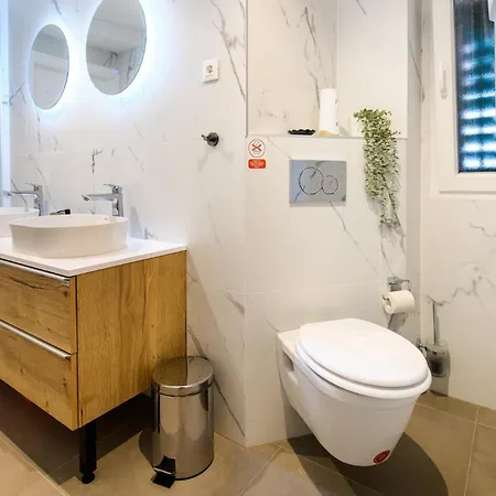 Lovely Apartment In Split With Wifi スプリト
