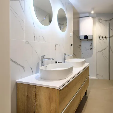 Lovely Apartment In Split With Wifi
